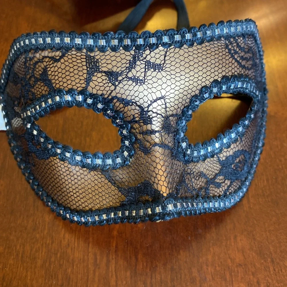 🔥3/$12🔥 Masquerade Mardi Gras mask set of two.